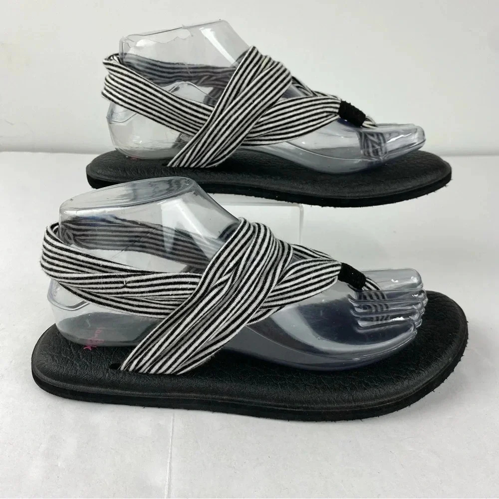 Sanuk Womens 5/6 Yoga Sling Burst Black White Stripe Comfort Sandal Thong